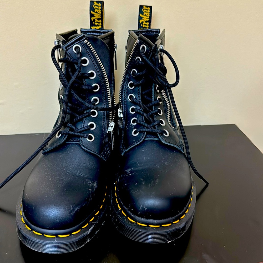 Dr. Martens boots w zipper